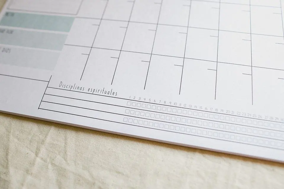 Él está en Control - Planner Mensual de Escritorio 3