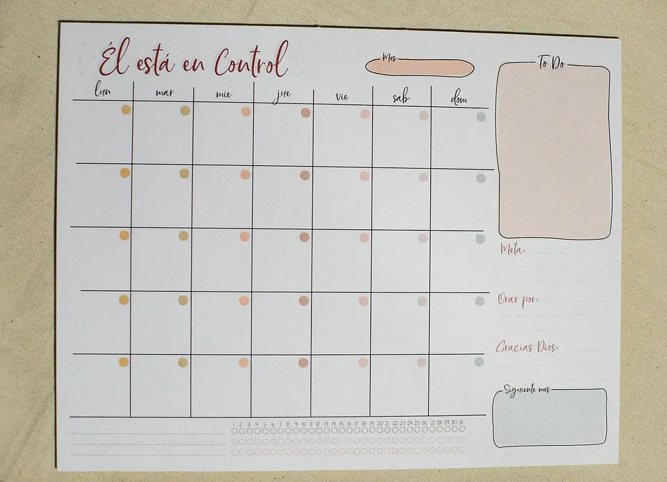 Él está en Control - Planner Mensual de Escritorio 5