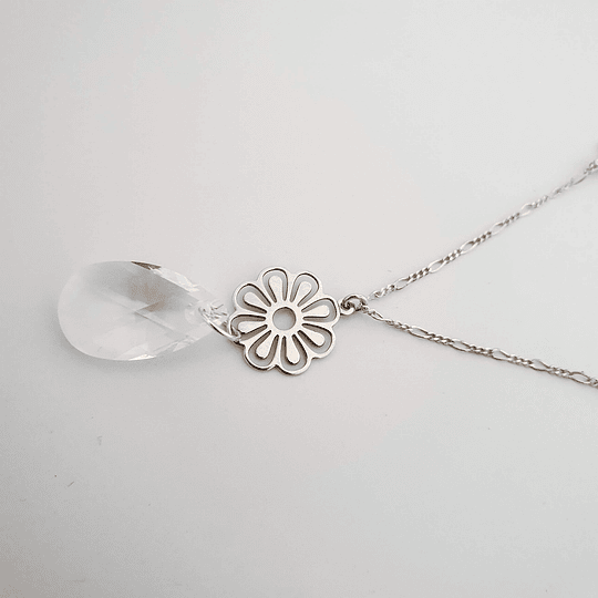 Collar de Plata 925 con cristal Swarovski Pear y Charm Flor