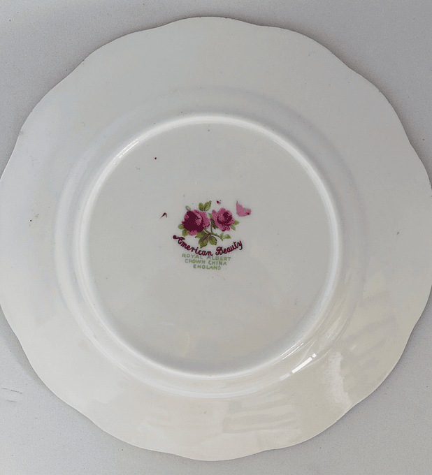 Royal Albert, Inglaterra, plato de torta / pan, 16 cm “American Beauty”,  1941 - 1998