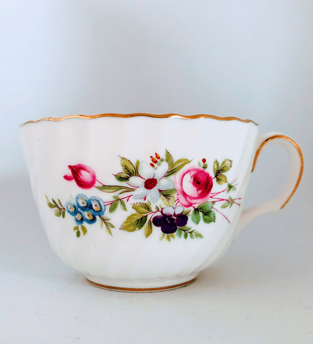 Minton, Inglaterra, taza huérfana de té, 150 cc., 1912 - 1950