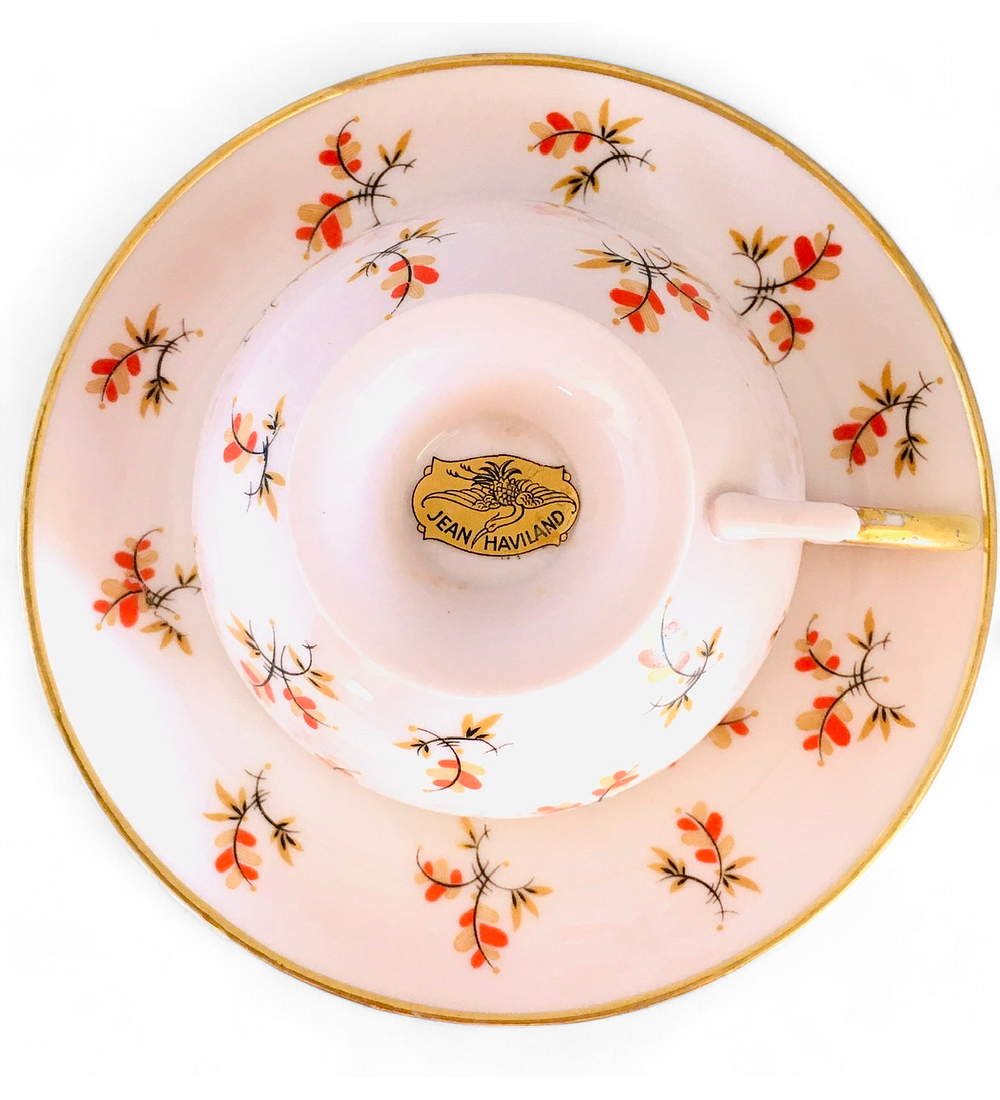 Taza de Café Haviland en Rosado con Hojas Decorativas (120 cc aprox.)