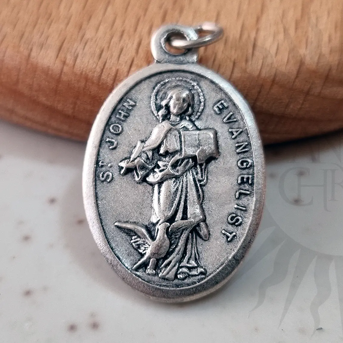 Medalla de San Juan Apóstol 1