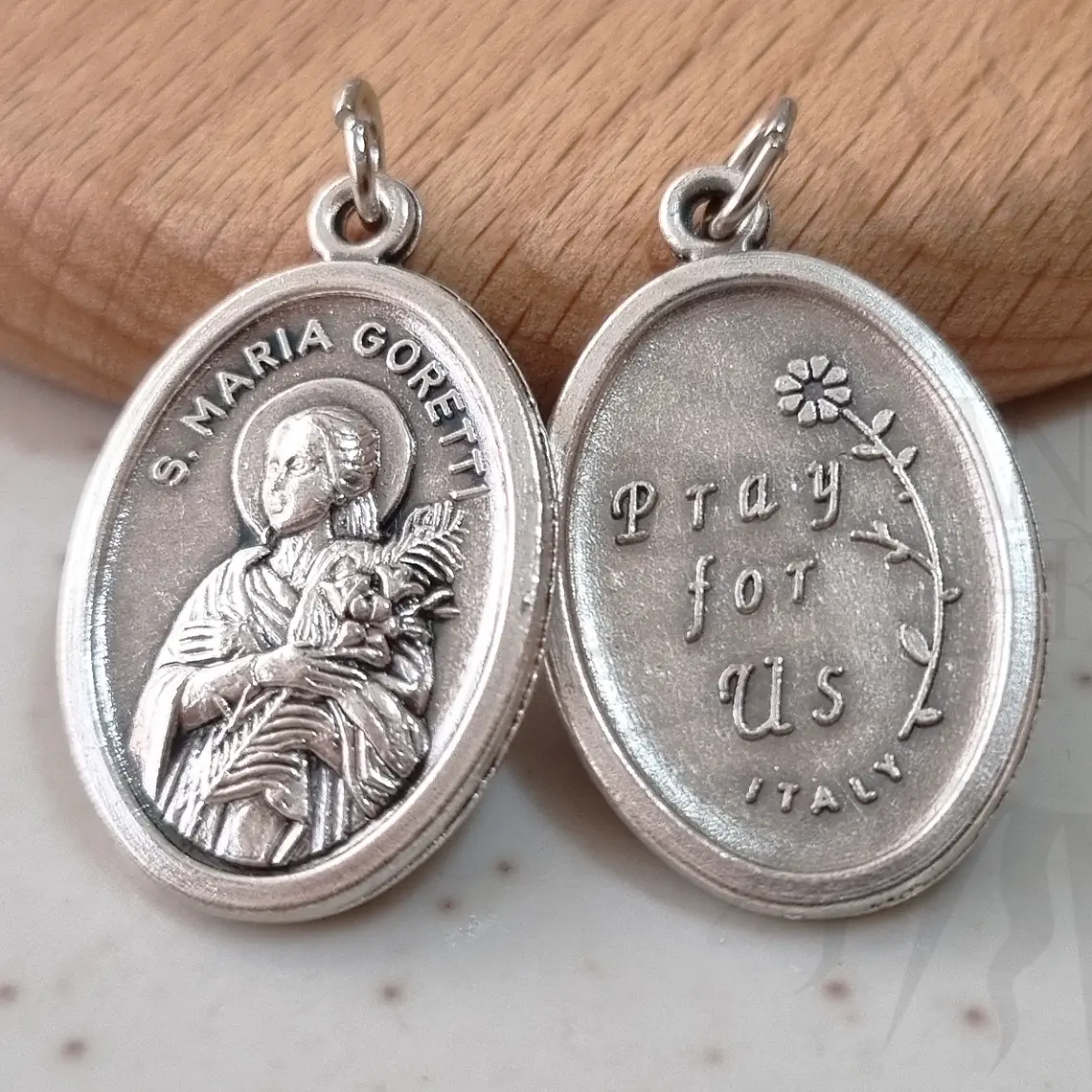 Medalla de Santa María Goretti 2