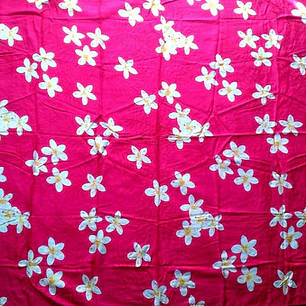Pareo Hawaii Fucsia Con Frangipani Blancas Amarillo Grande