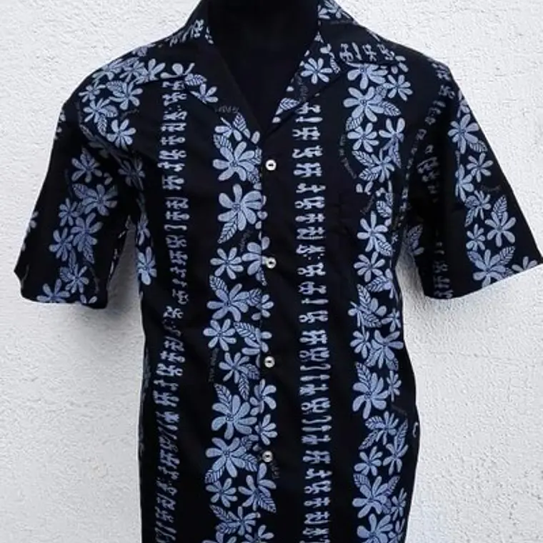 Camisa Polinésica Taukiani Negra con rongo rongo gris 3