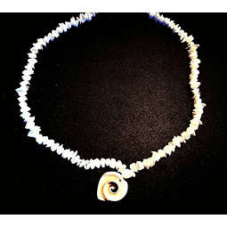 Conchitas short outline necklace 65cm
