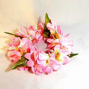 Coronas de flores rosada y hojas elasticada 