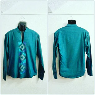 Camisa de lino pintada con diseño Mapuche