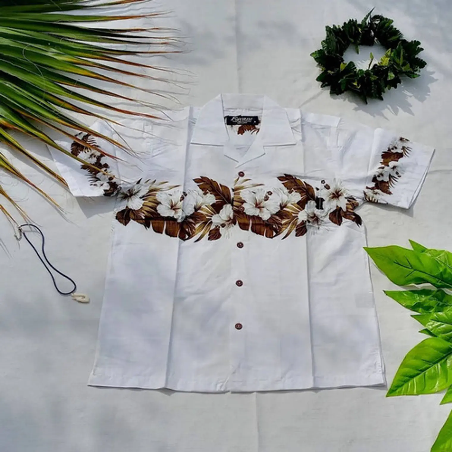 Camisa Hawaii Blanca Con Hibisco Y Hojas  3
