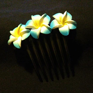 Peine Grande Con 3 Tipanie Color Celeste Para El Cabello