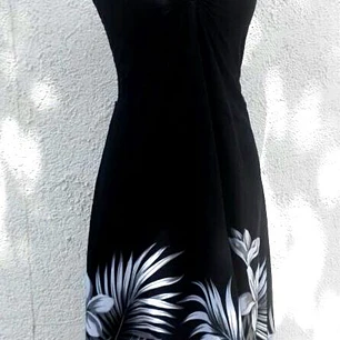 Vestido Mariposa negro con Tipanie Blanco con gris Polinesico importado desde Hawaii