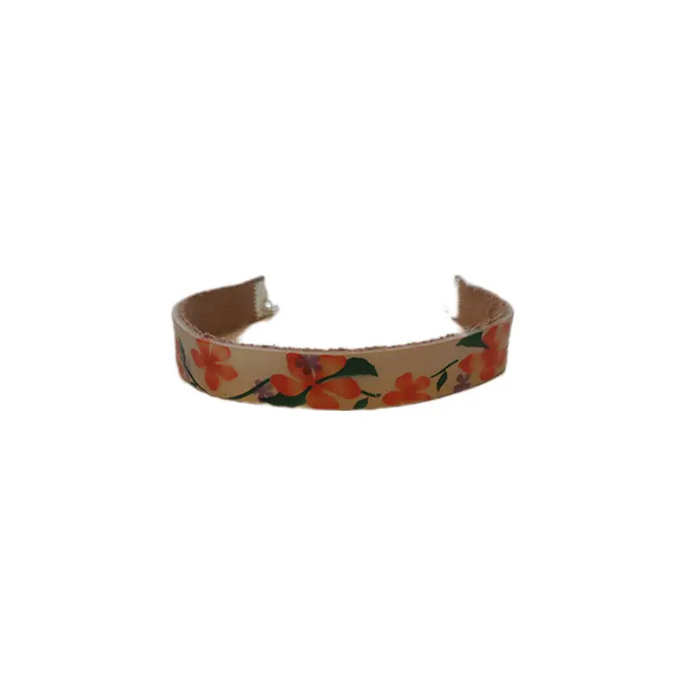 Pulsera de cuero pintado con flores naranjas 2