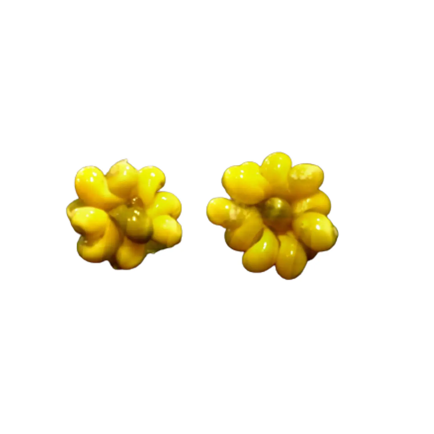 Aros flor conchitas pipi amarillo centro verde 1,5cm 1
