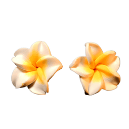 Aros flor tipanie blanca con amarillo diametro 2 cm