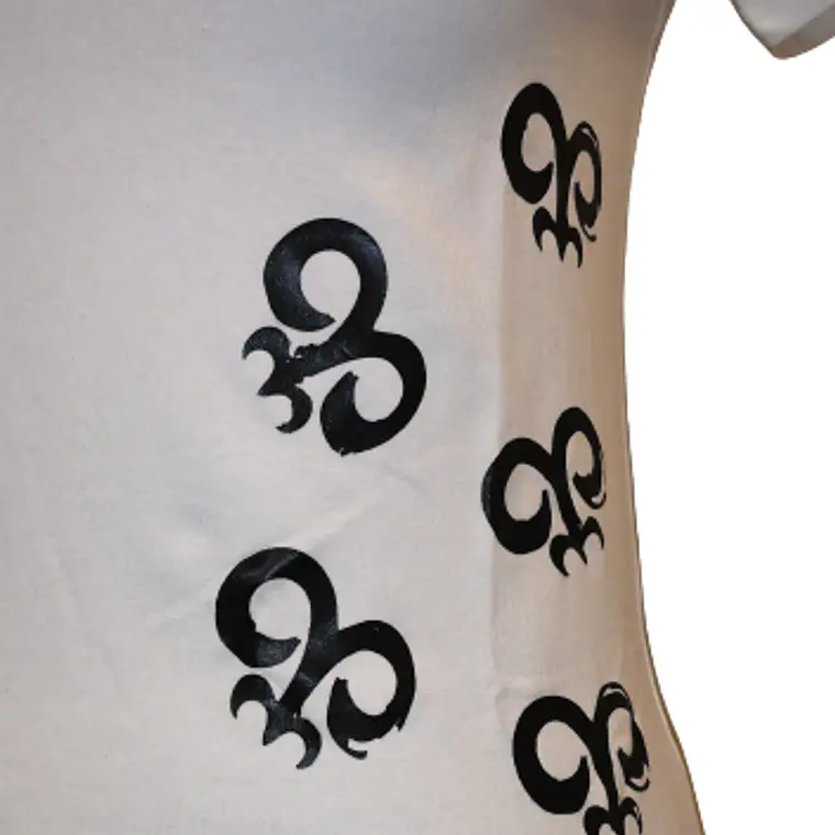 Polera blanca Estampada con figura Make Make 2