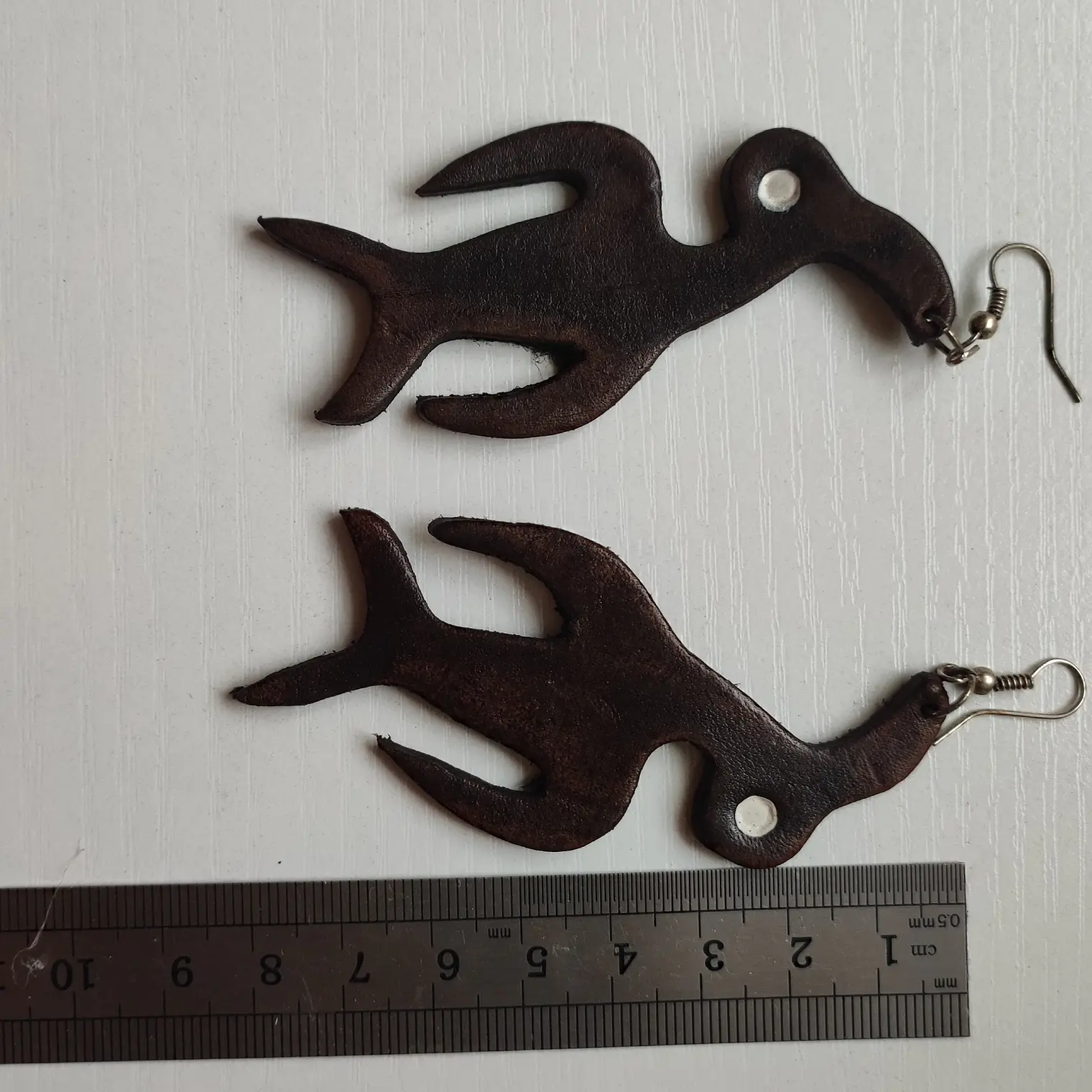 Aros largos colgantes de cuero pájaro. Largo 8cm 2