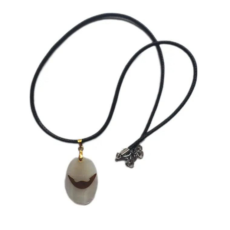 Colgante Nácar con Reimiro bronce  / Diametro 3cm 2