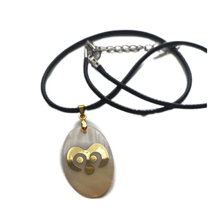 Colgante Nácar aplicación Make Make  bronce  / Diametro 3cm