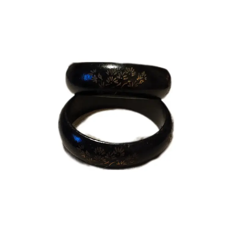 Pulsera de madera color negro con flores 2