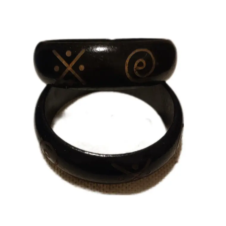 Pulsera de madera color negro con espiral 3