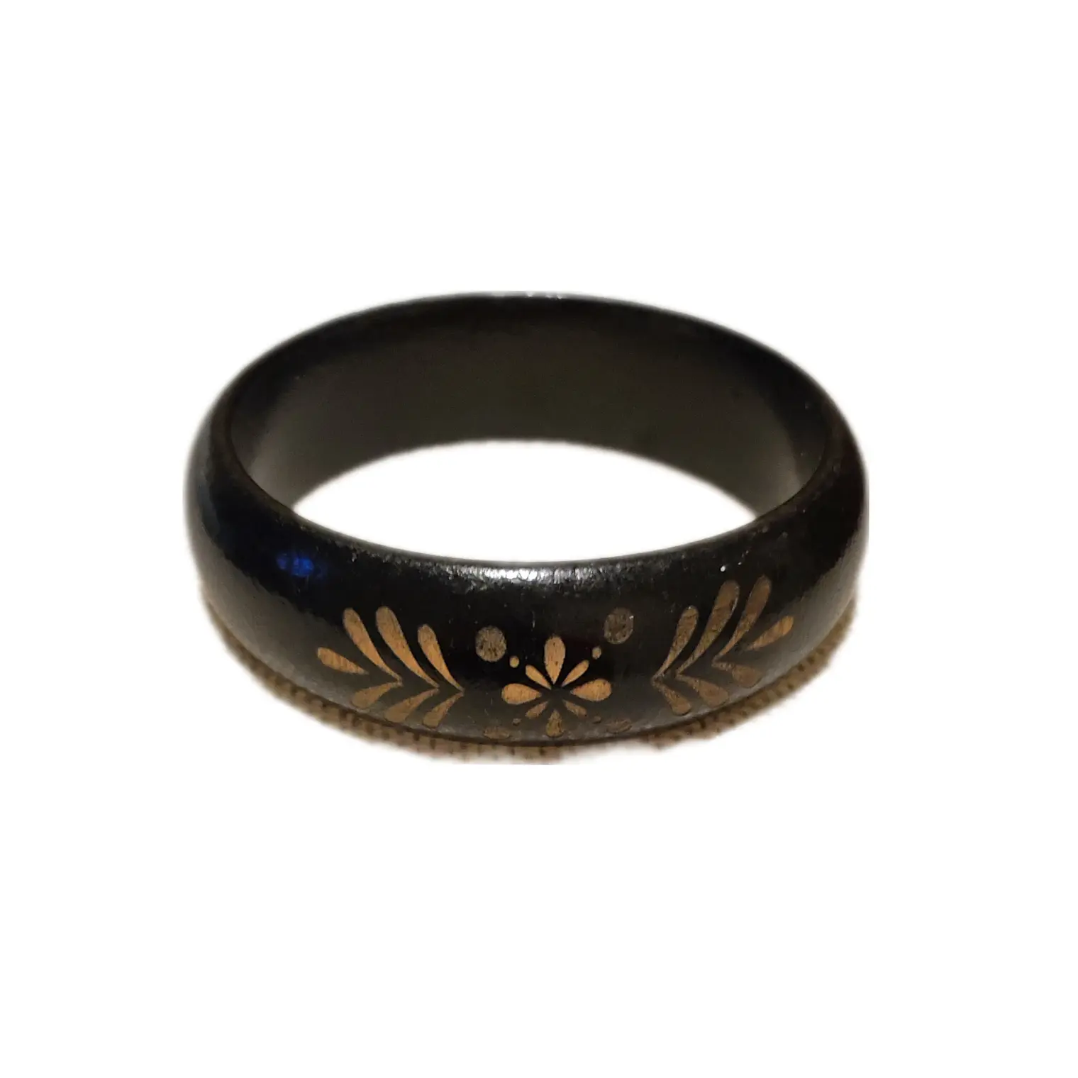 Pulsera de madera color negro con pétalos 1