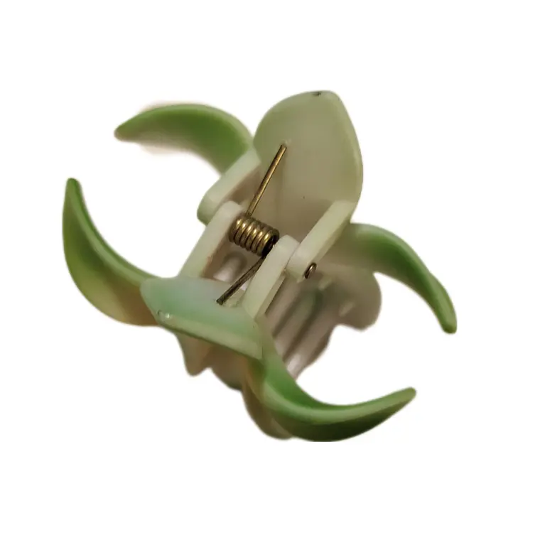 Flor Frangipani Verde Tipo Tiburon para el cabello 3