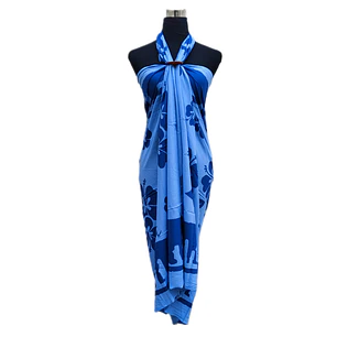 Pareo celeste con hibisco y moai azul Napohe 1,75x1,15mts