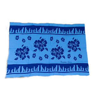 Pareo celeste con hibisco y moai azul Napohe 1,75x1,15mts