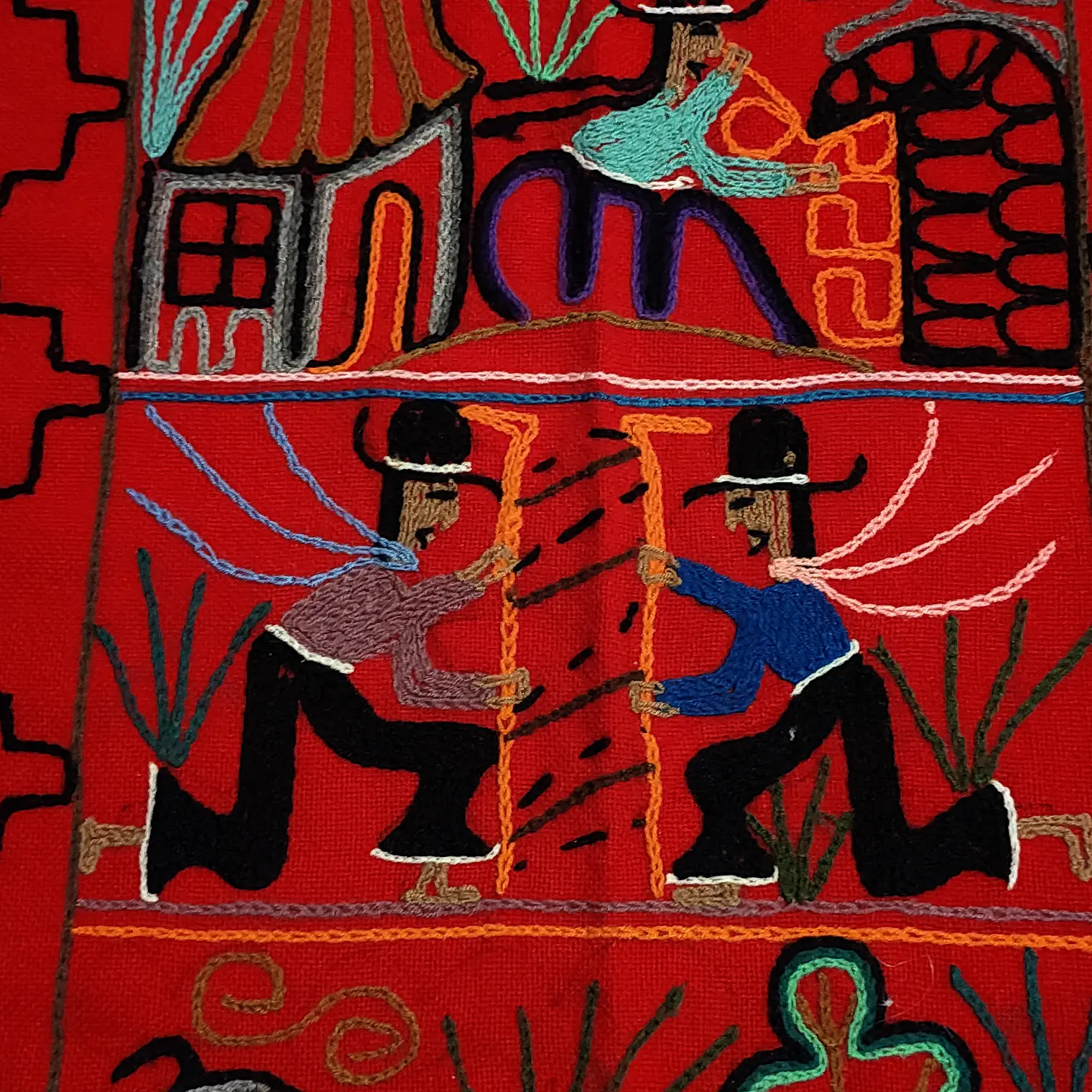 Telar rojo bordado con hermosa iconografia Aymara 3