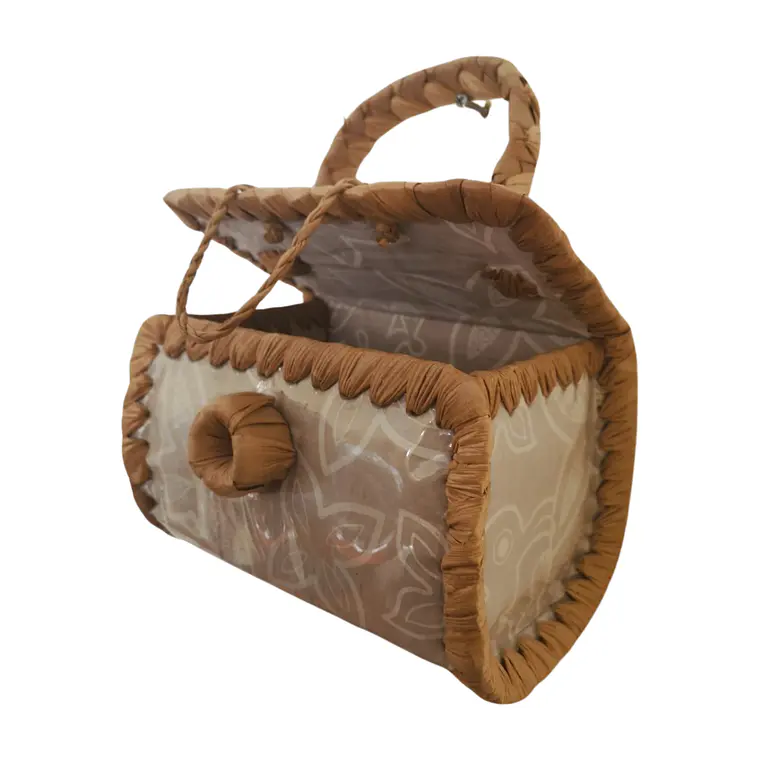 Bolsito hecho con Fibra de Pandanus Y Tela Rapa Nui 8