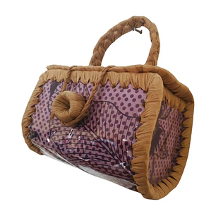 Bolsito hecho de Pandanus Y Tela Rapa Nui lila