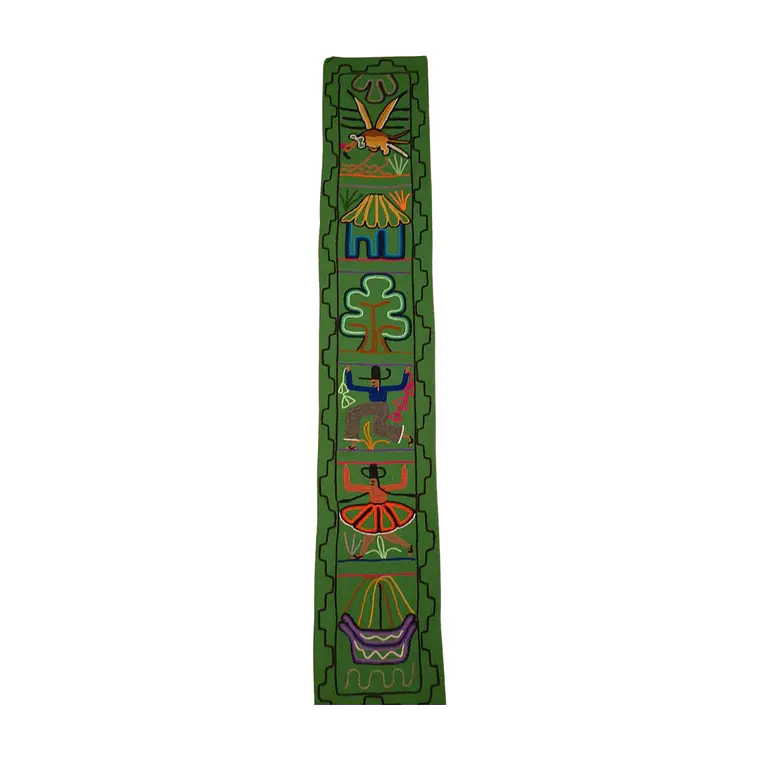 Telar Verde bordado con hermosa iconografia Aymara 4