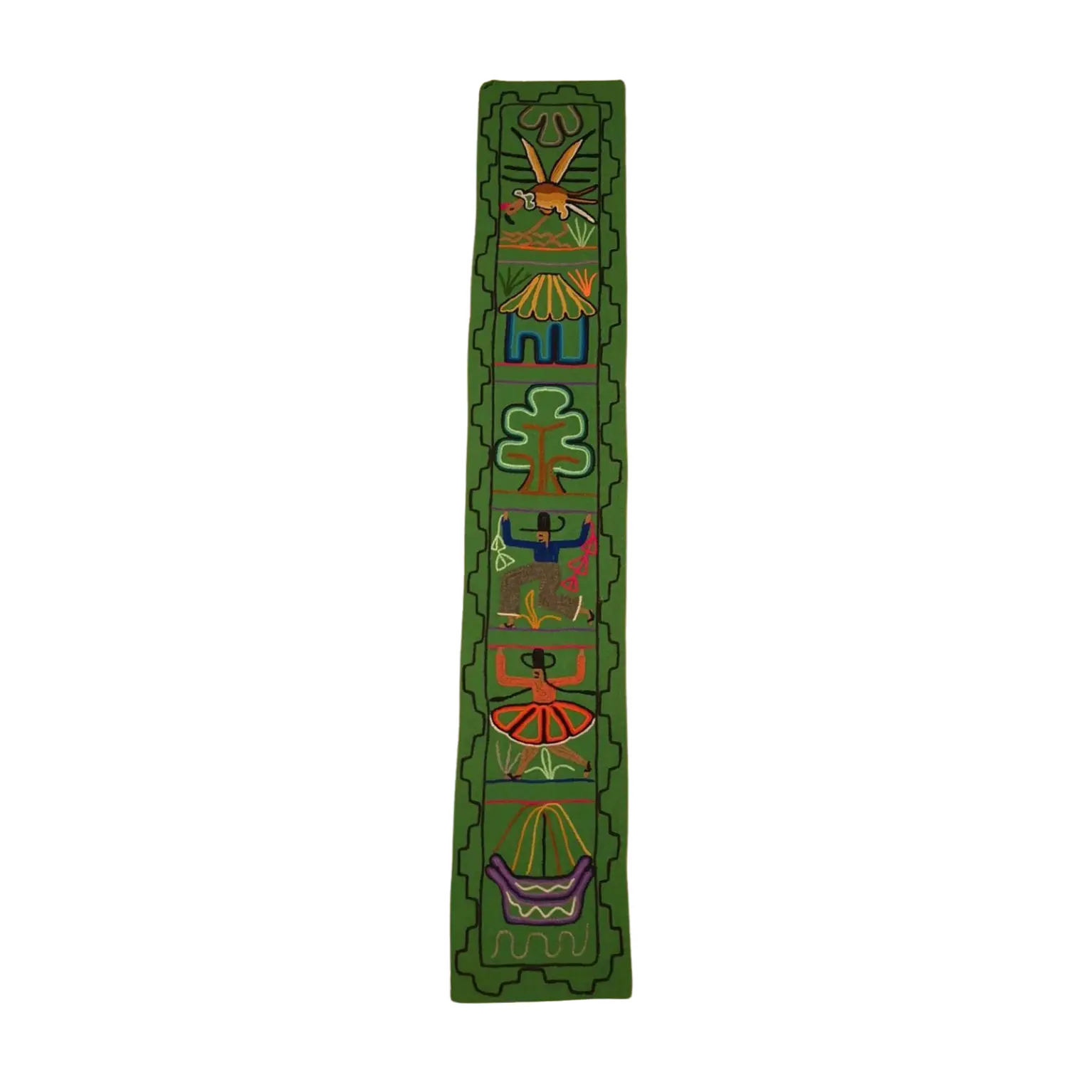 Telar Verde bordado con hermosa iconografia Aymara 7