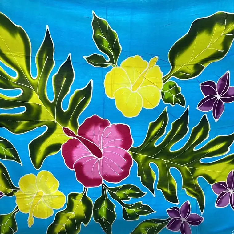 Pareo Celeste con tipanie lila e hibisco amarillo y fucsia 1