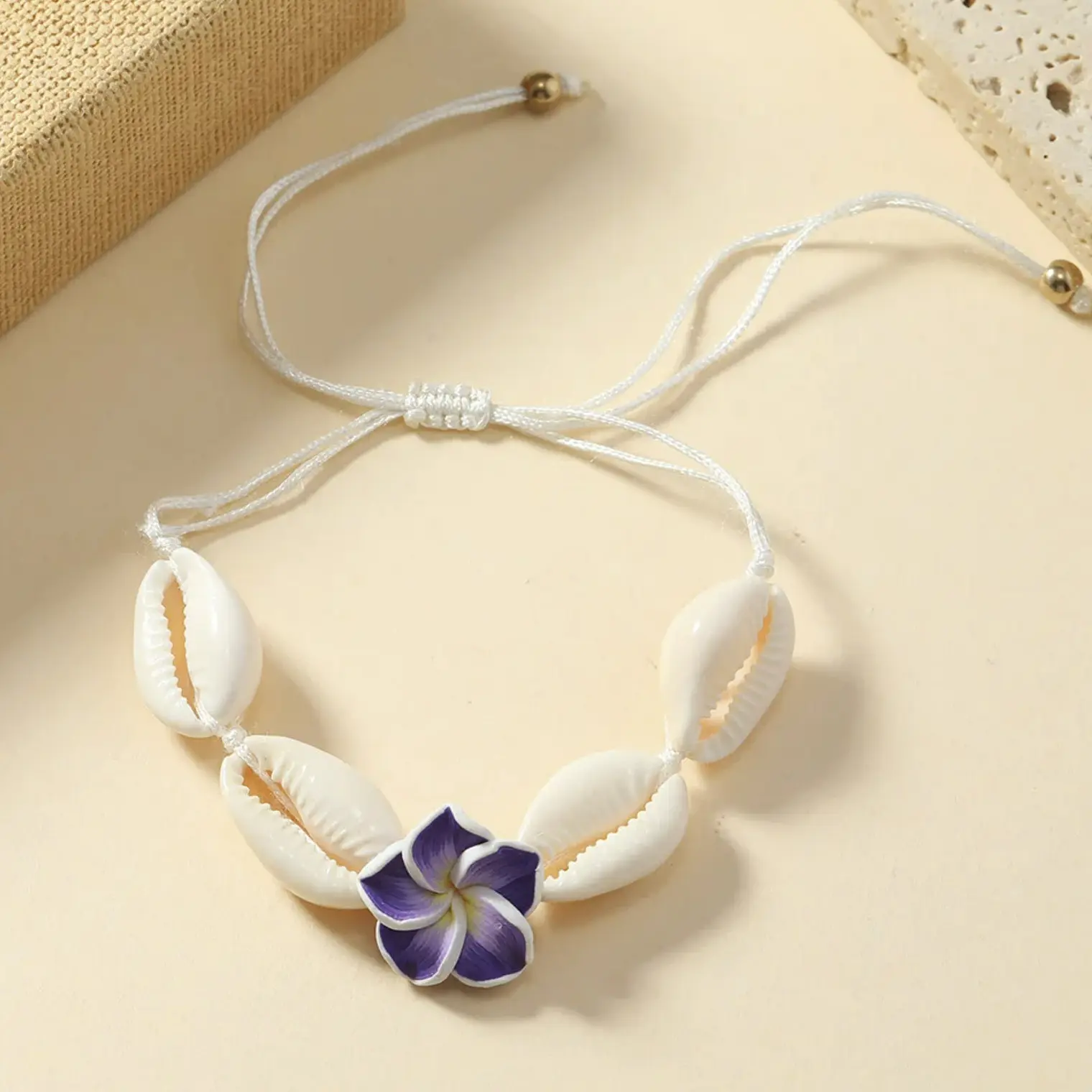 Pulsera tobillera ajustable flor tipanie lila y pure blanco 2