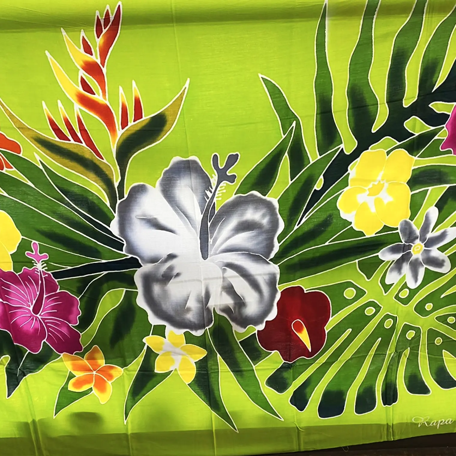 Pareo Verde claro con hibisco gris 1,75x1,15mts 1