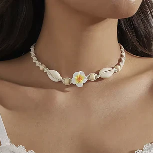 Colgante hilo con pure blanco y tipanie blanca con amarillo