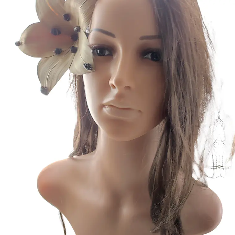 Flor Pandanus Con conchitas negras Para El Cabello 5