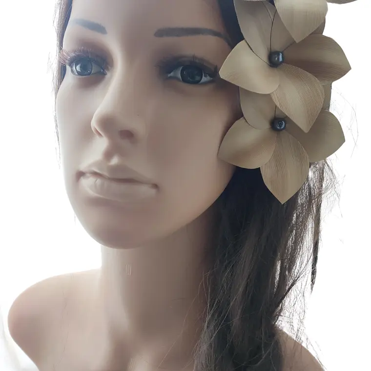 Pinza con 3 Flor Pandanus Con perla de rio Para El Cabello 12