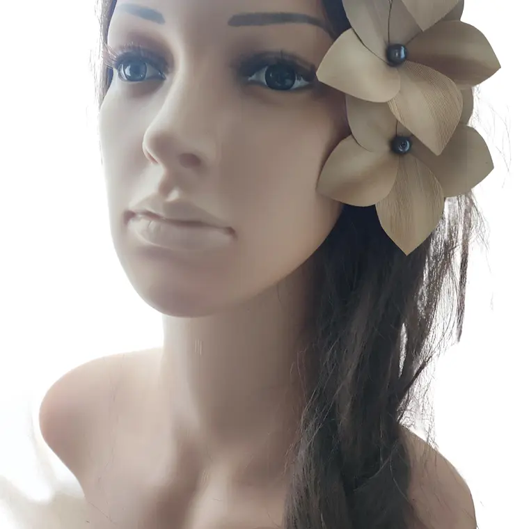 Pinza con 3 Flor Pandanus Con perla de rio Para El Cabello 14