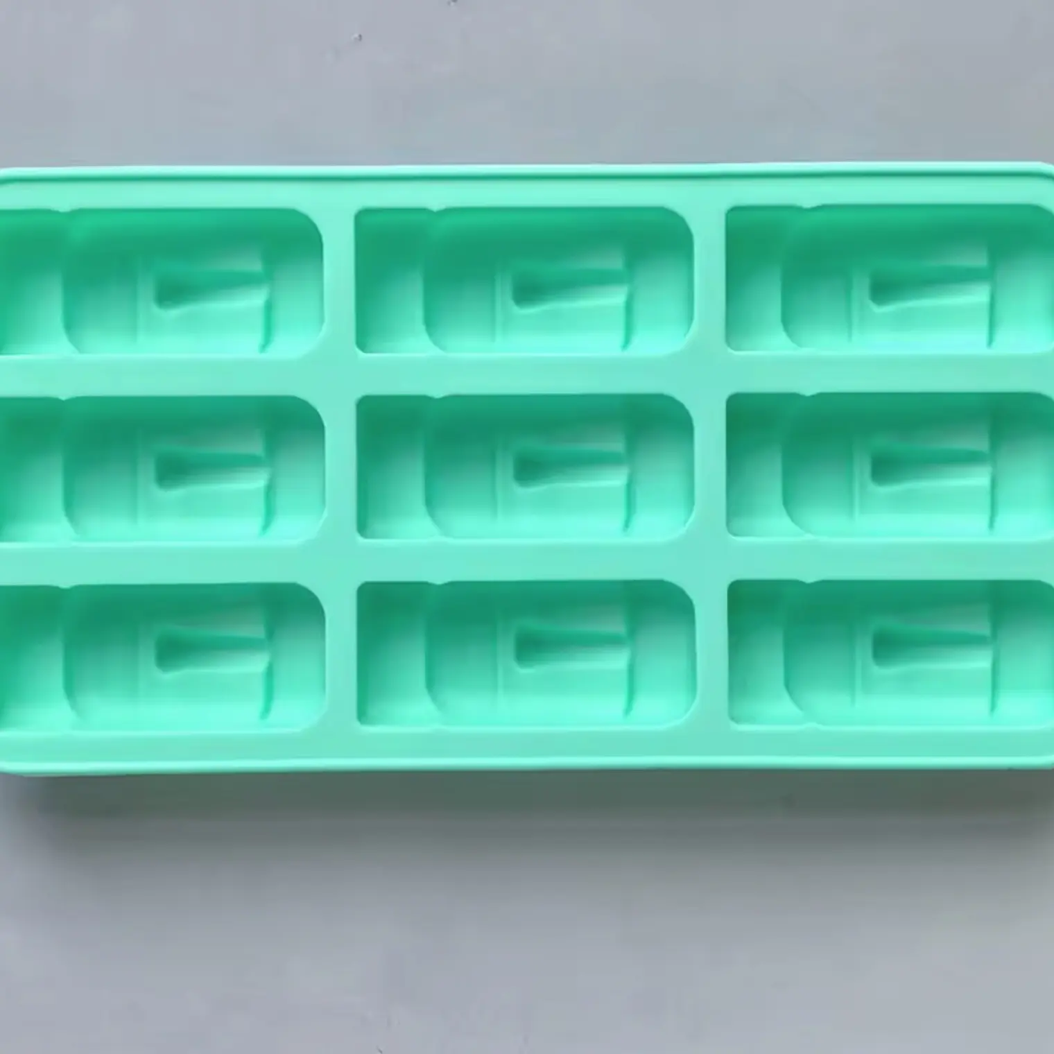 Moldes Moai De Silicona Ideal Para Hielos COLOR VERDE 4