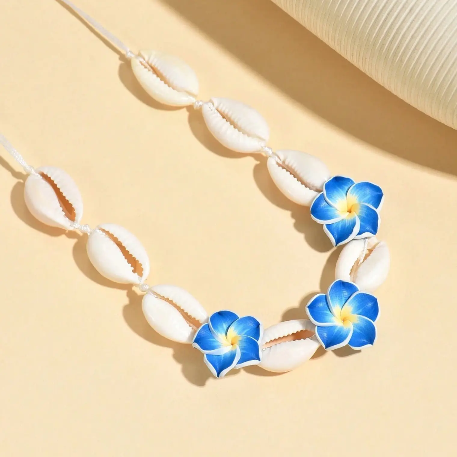 Colgante hilo ajustable con pure blanco y 3 tipanie azul 1