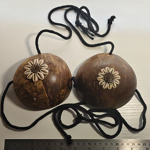 Sosten De Coco conchitas 10,5CM un borde quebrado Ideal Para Danza Polinesica