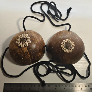Sosten De Coco conchitas 10,5CM un borde quebrado Ideal Para Danza Polinesica