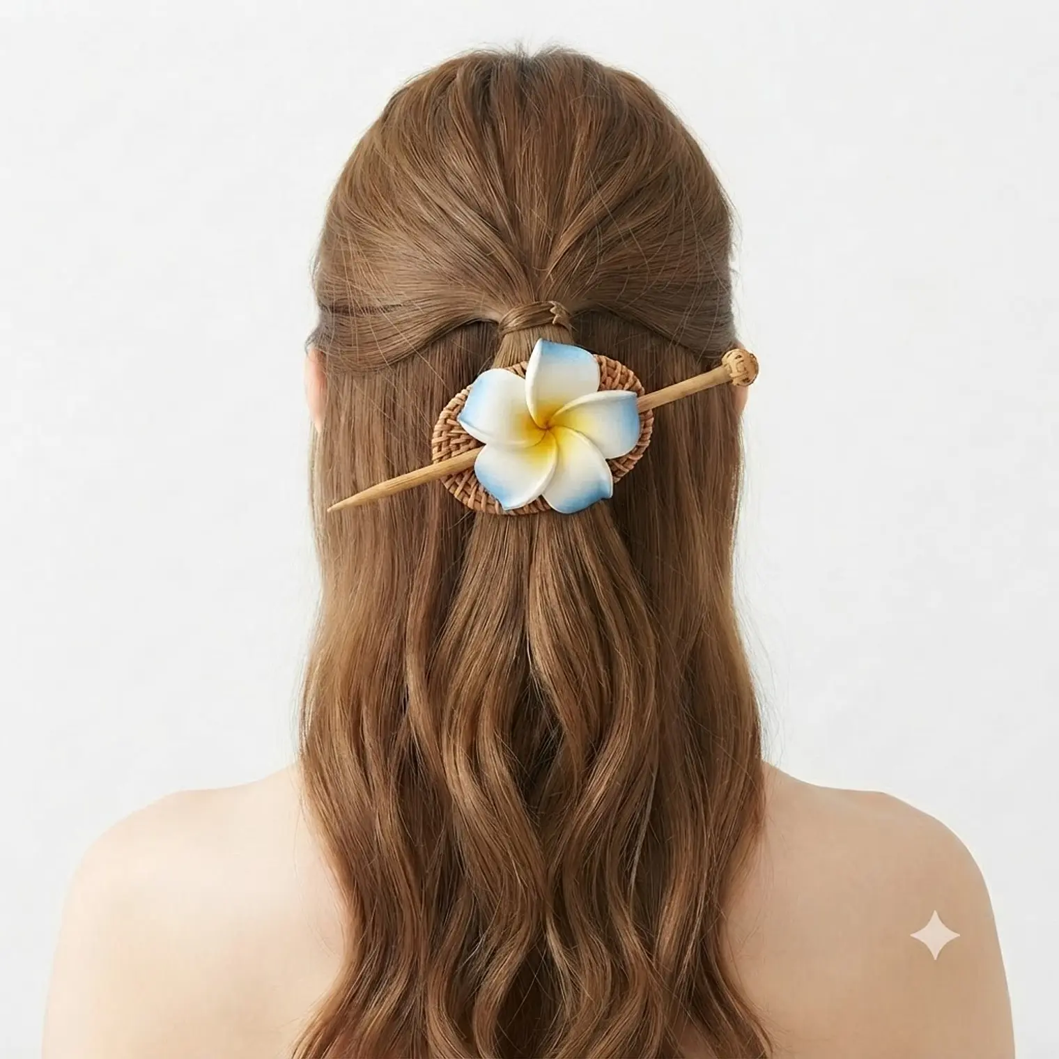 Flor Tipanie azul en pinza de ratan para el cabello 1