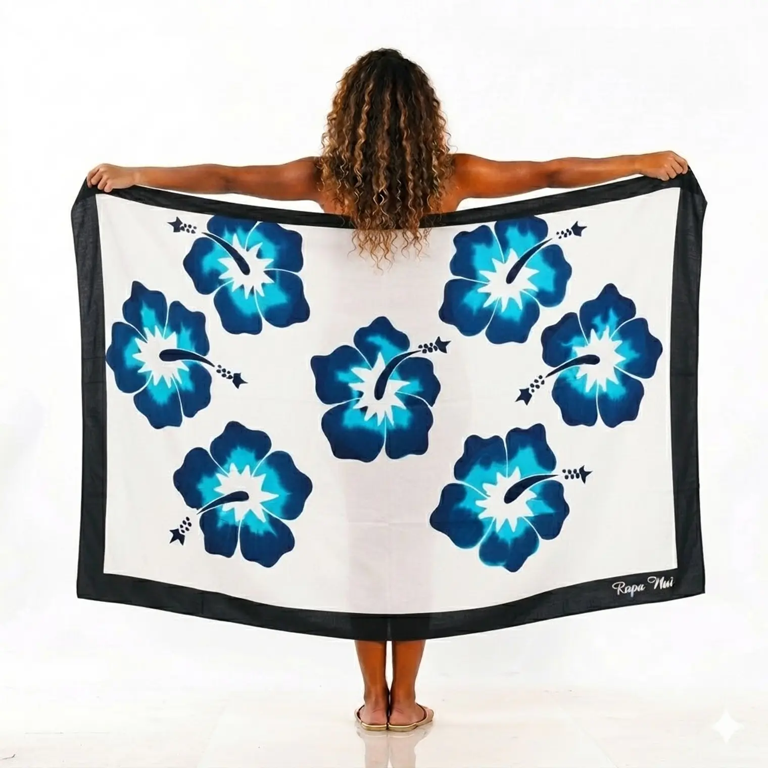 Pareo Blanco / con hibisco azul y borde negro 1,75x1,15mts 1