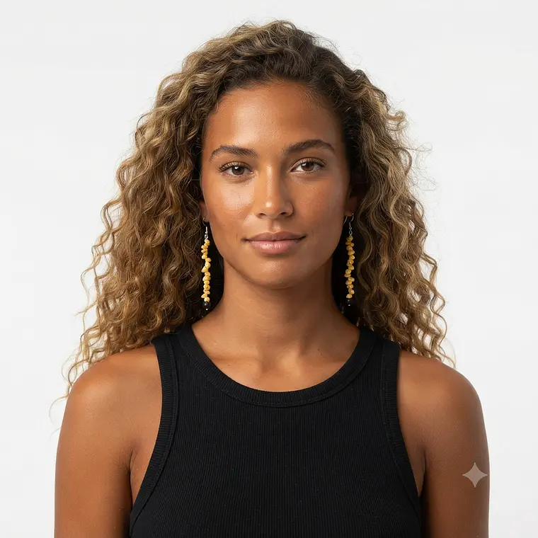 Aros largos con conchitas pipi amarillo 1