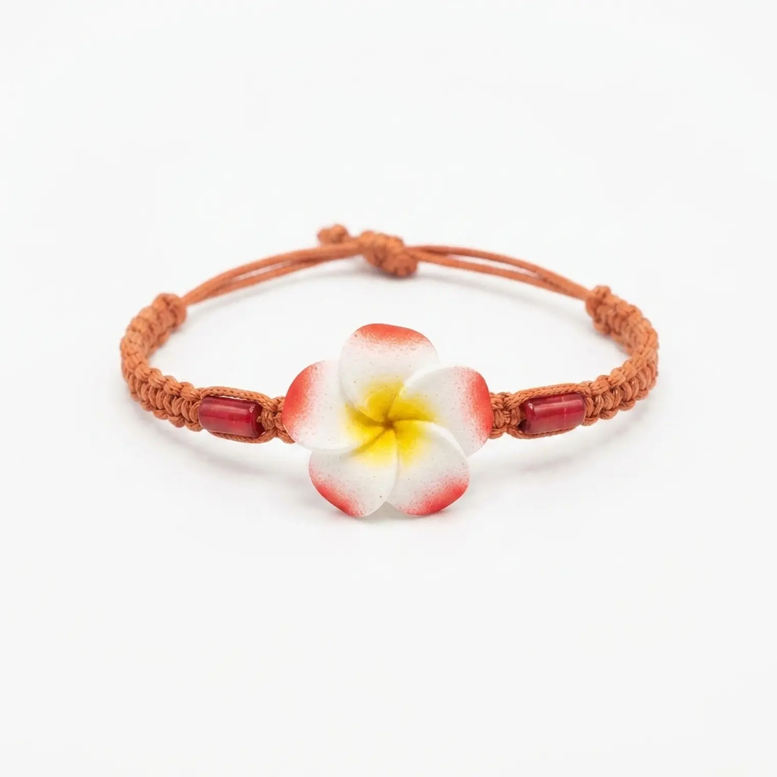 Pulsera de hilo ajustable con flor tipanie borde rojo 2