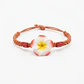 Pulsera de hilo ajustable con flor tipanie borde rojo - thumbnail 2